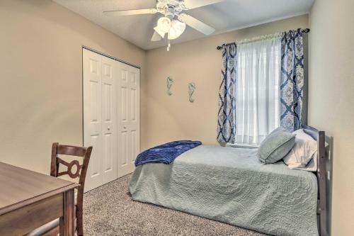 Bright Jacksonville Townhome 3 Mi To Beach!