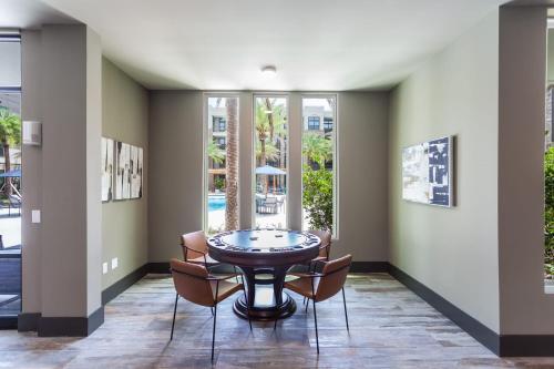 Stay Gia - Modern 1 Bedroom Apartment