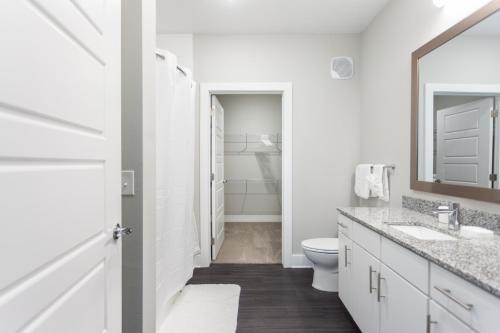 Stay Gia Modern 2 Bedroom Apartment At The Exchange