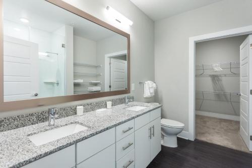 Stay Gia Modern 2 Bedroom Apartment At The Exchange