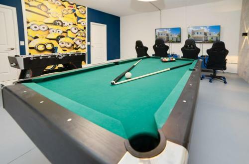 Fun & Luxury Restaurant Great Up To 27 People