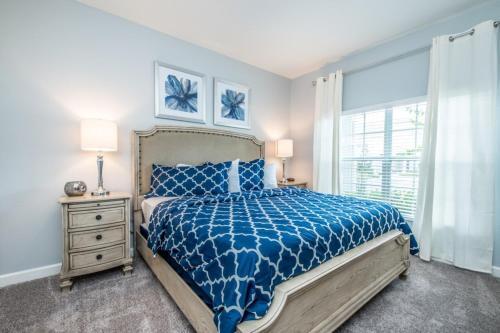 Enchanting 4 Bedroom Townhome With Pool Townhouse