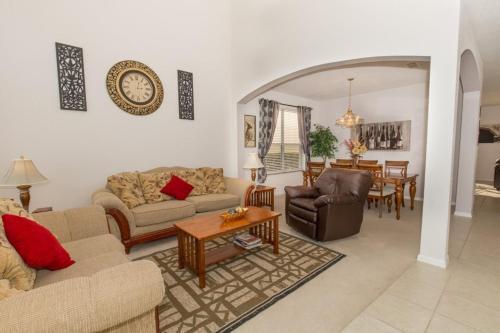 Sparkling South Facing Pool With 6 Bedrooms Villa