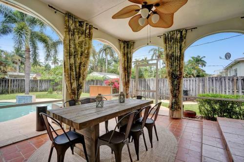 Tropical 3 Bedroom Villa With Heated Pool Mins To Beach