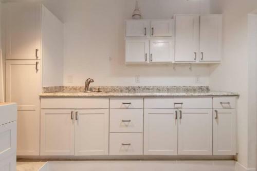 Villa Casa Playa: Lux 6br Waterfront-5 Min Walk To Beach