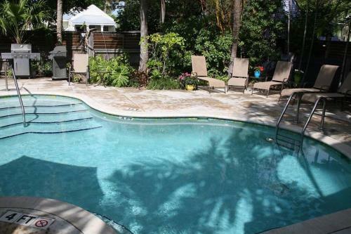 Apartamento Duval Street Suite W Kitchen And Shared Heated Pool