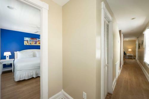 Almost Southernmost Too 3 Bedroom Home With Private Pool