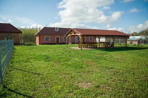 Hostal Penzion Sudom�r