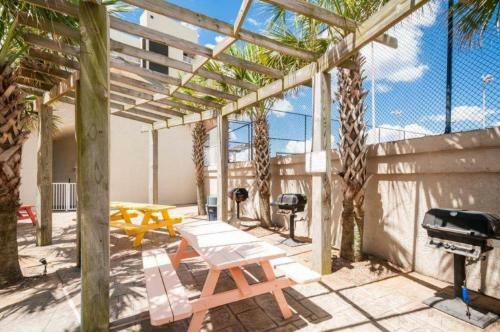 Mainsail Condominiums #332 By Destin Getaways