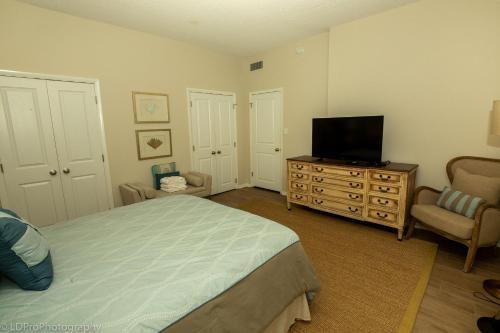 Apartamento Dolphin Point 701a Condo