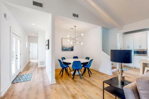 Cottages Of Crystal Beach: Clipper Cove