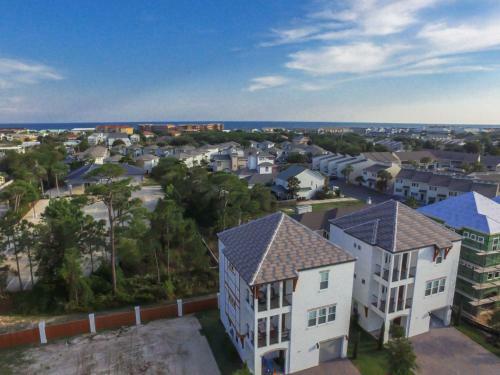 Sunshine Retreat By Destin Getaways