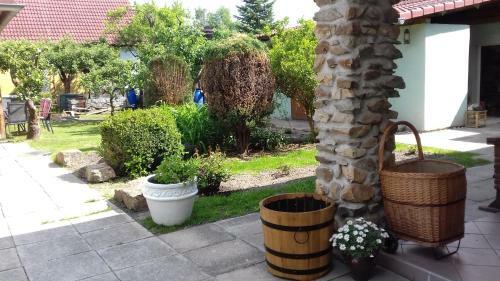Apartm�ny Na Hl�n?