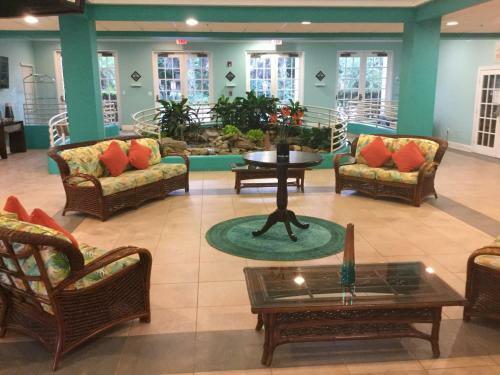 Beautiful 3 Bedroom Apartment Minutes From Disney!