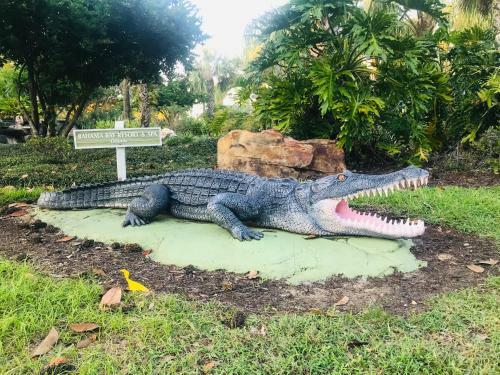 Beautiful 3 Bedroom Apartment Minutes From Disney!