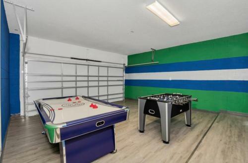 Large 10bd Sleep 21 Game Room Private Pool