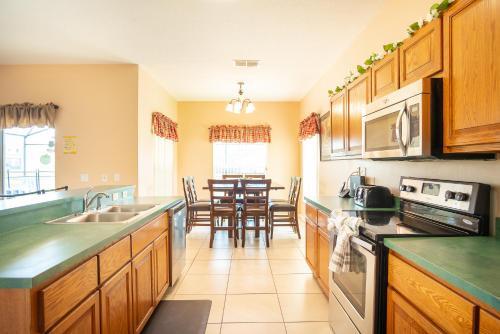 87285 7 Bedroom Pool Home,cumbrian Lakes Kissimmee