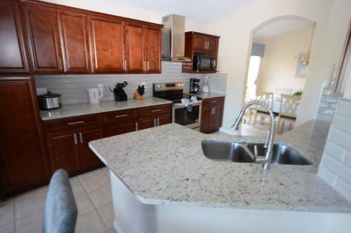 87218 5 Bedroom Pool Home, Emerald Island Resort