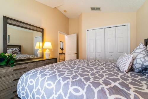 87218 5 Bedroom Pool Home, Emerald Island Resort