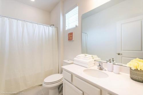 South Facing Pool & Spa - 8 Bdm Luxurious Villa Villa