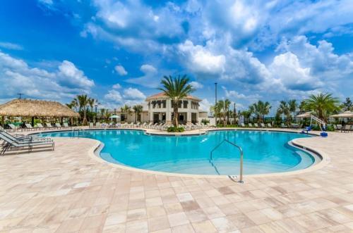 South Facing Pool - Storey Lake Townhome Townhouse