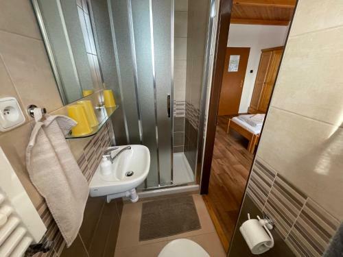 Hostal Pension Hones
