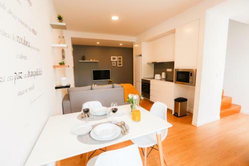 2 Towers Apartment