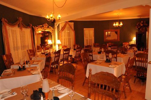 Posada Auberge De La Tour Du Lac
