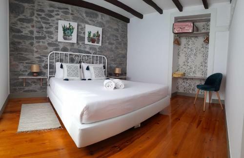 Hostal Casa Velha D Fernando E Casa Av� Augusta