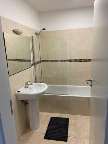Two Bedroom Center Apartment Quarteira