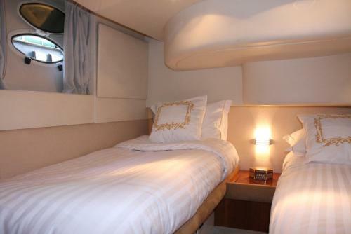 Douro River Private Yacht-accommodation