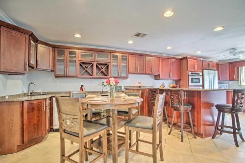 Pompano Beach Retreat With Pool About 4 Mi To Beach