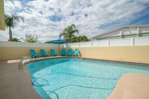Family Getaway Pool Patio Fire Pit Walk To The Beach