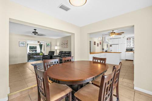 Family Getaway Pool Patio Fire Pit Walk To The Beach