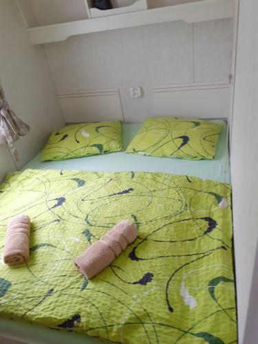 Mobiln� D?m Na Louce V Kempu V�r