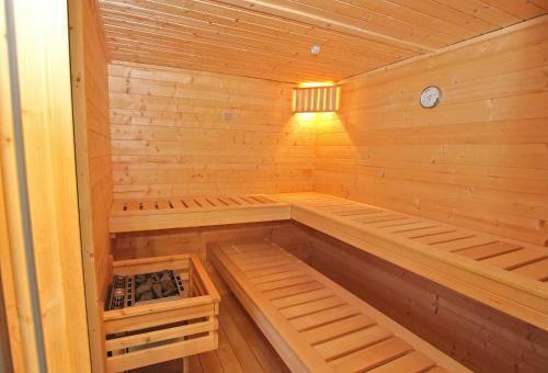 Privater Wohnwagen Mit Pool, Fuerstenberg See 10711