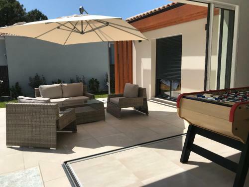 Location Villa Entre Lac Et Oc�an Avec Son Spa de Nage