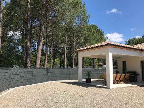 Location Villa Entre Lac Et Oc�an Avec Son Spa de Nage