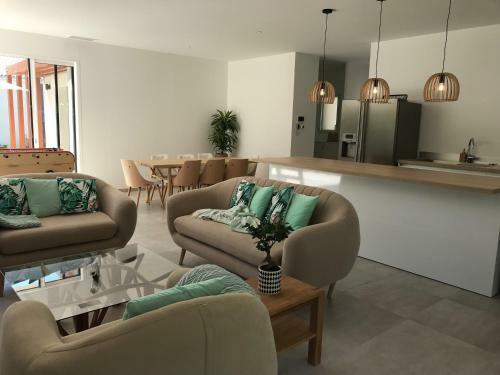 Location Villa Entre Lac Et Oc�an Avec Son Spa de Nage