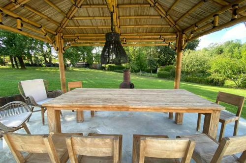 Villa Alba. Piscine Grand Jardin Hauts de Bordeaux