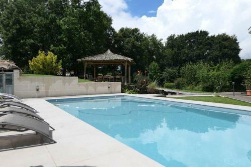 Villa Alba. Piscine Grand Jardin Hauts de Bordeaux