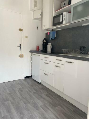 Apartamento Joli Studio Proche de La Mer
