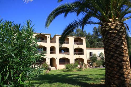 4 People Apartment 350 M From The Sea