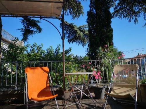 Maison de Ville Aux Couleurs Proven�ales.