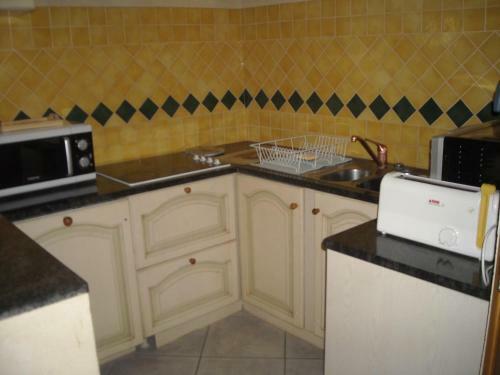 Maison de Ville Aux Couleurs Proven�ales.