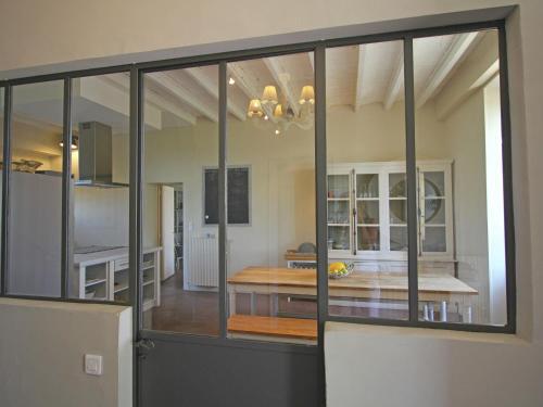 Modern Villa In Carpentras With Swimming Pool