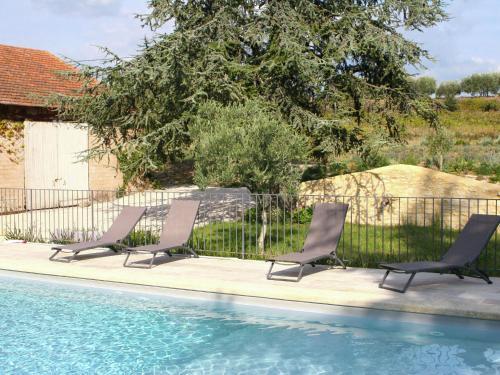 Modern Villa In Carpentras With Swimming Pool