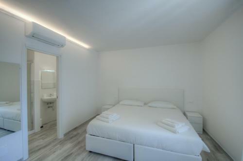 Hostal Rione San Carlo