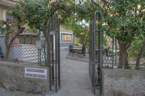 Hostal Rione San Carlo