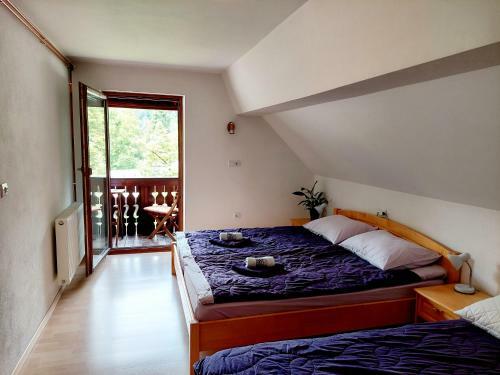 Hostal Apartments Su?nik